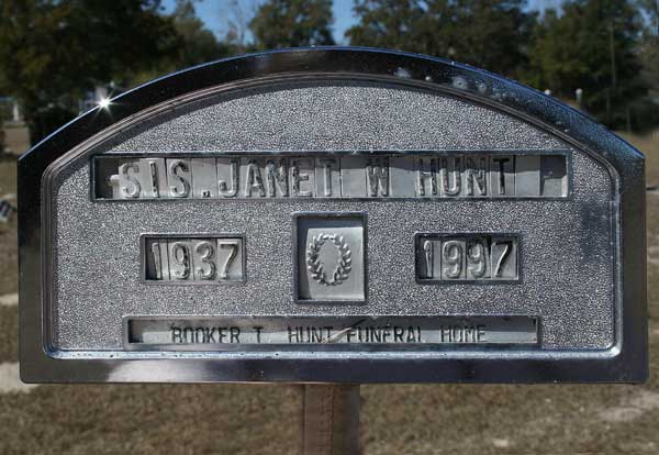 Sis. Janet W. Hunt Gravestone Photo